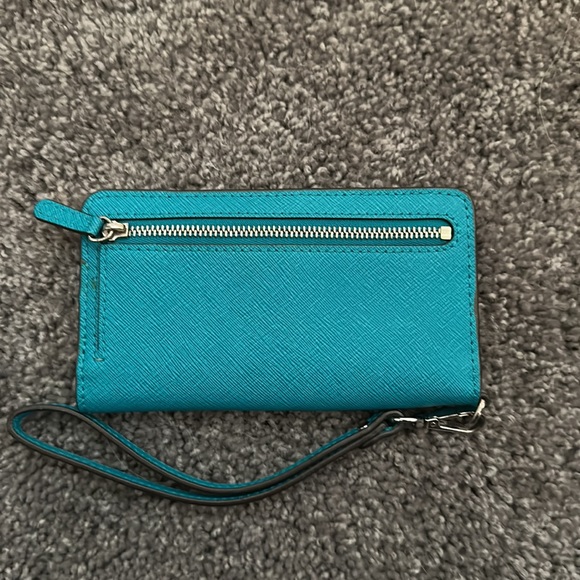 Michael Kors phone wallet - Picture 2 of 3